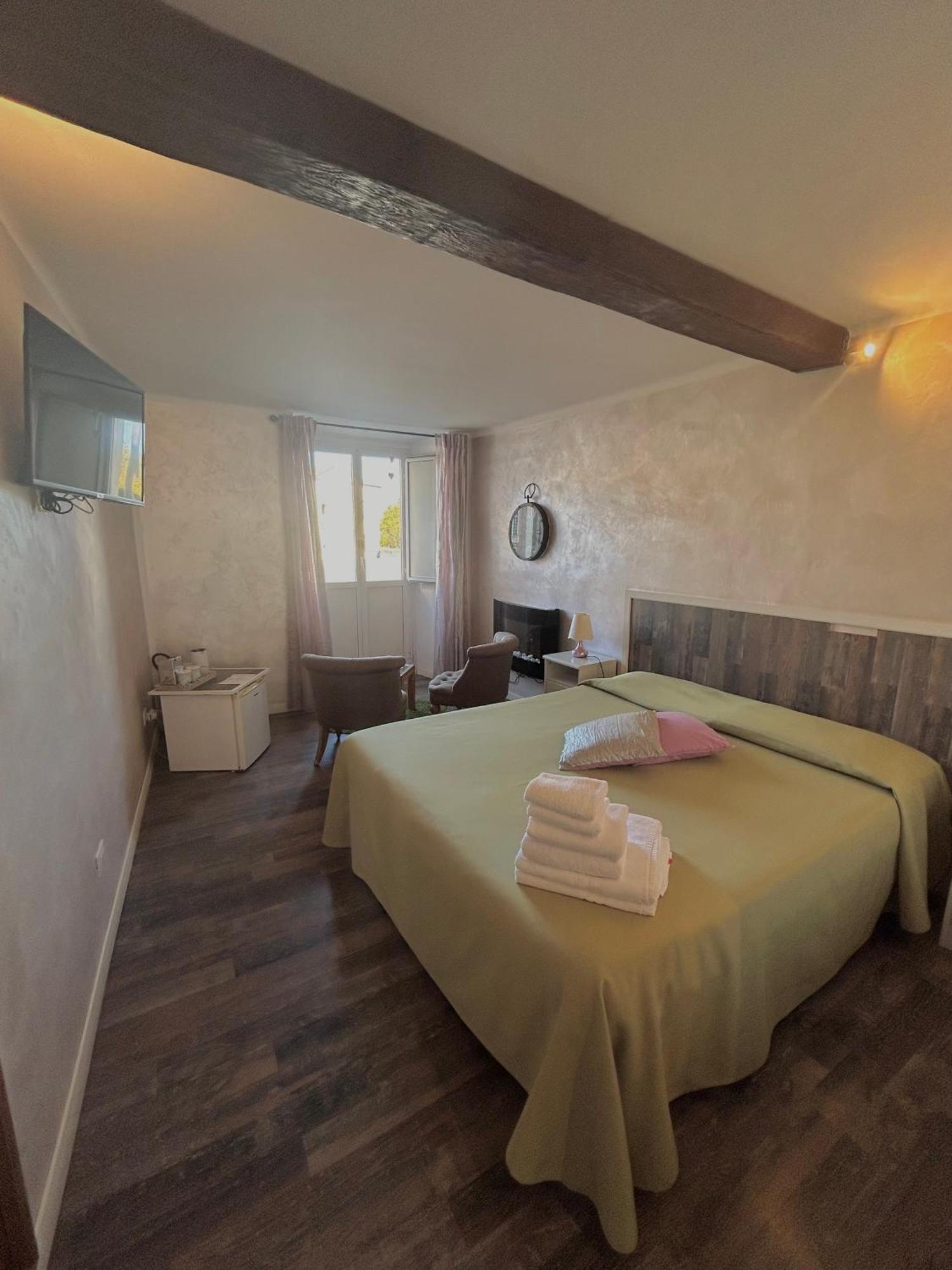 La Finestra Sulla Reggia Bed & Breakfast เวนาเรีย เรอาเล ห้อง รูปภาพ