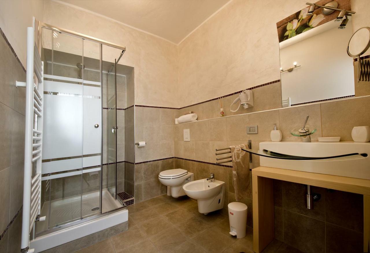 La Finestra Sulla Reggia Bed & Breakfast เวนาเรีย เรอาเล ภายนอก รูปภาพ